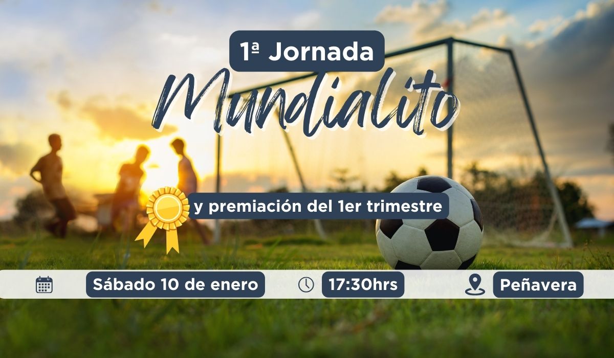 Balón de fútbol en primer plano sobre un campo con portería y niños jugando al fondo al atardecer. Cartel del Club Peñavera anunciando la Supercopa 3x3 para alumnos de 4º, 5º y 6º de primaria, sábado 10 de enero a las 17:30 en Peñavera